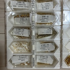 ビーズ、手芸パーツなどの画像