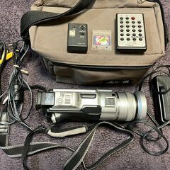 【受渡決定】ビデオカメラ3台　velbon p-max 三脚つき　まとめ売りの画像