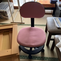 ニトリ　学習机、学習椅子のセットの画像