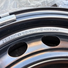 【新品】ヤリス スチールホイルとホイルキャップ4本セットの画像