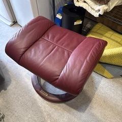 EKORNES　1人掛けレザーチェア　ワインレッド　オットマン付きの画像