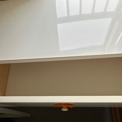 ホワイトキャビネットの画像