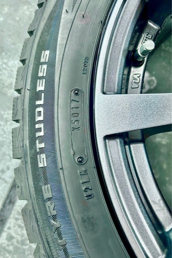 アルミホイール　215／55R17 94Q