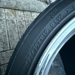 19インチ VENERDI 235/35R19の画像