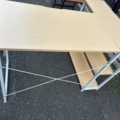 L字デスクの画像