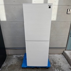 330⭐️2022年製美品★シャープ　冷蔵庫　大型　大容量　自動霜取り　一人暮らし の画像