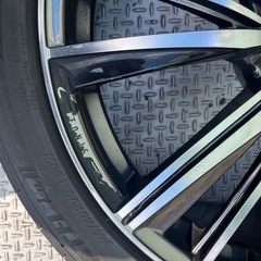 [取引中
]レオニス FY タイヤ付き 245/40/r20 IN35 引取のみの画像