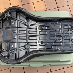 【未使用】ロイヤルエンフィールド ノーマルシート　ブリット350の画像