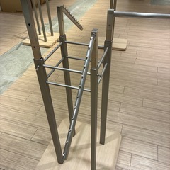 アパレル変形ラックの画像