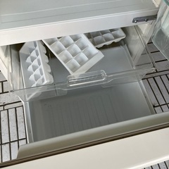 値段交渉可能　Panasonic パナソニック ノンフロン冷蔵庫 NR-B145W-W形 2013年製の画像