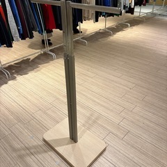 アパレルラックの画像