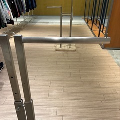 アパレルラックの画像
