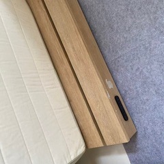 ベッドフレーム     (マット付き)の画像