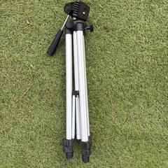 【軽量】カメラ・スマホ用 三脚（アルミ製・3段階伸縮）の画像