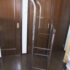 ☆ハンガーラック　衣服かけ　2段　キャスター付　高さ調整アジャスター（一部あり）　使用品☆　の画像