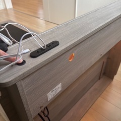 【早い者勝ち】ローベッド（シングル）LED照明・コンセント付きの画像