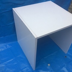 差し上げます。作業台　化粧台　子供の勉強机　にいかがでしょうか？の画像