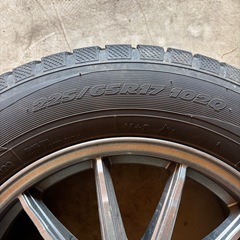 スタッドレスタイヤの画像