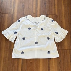 【ZARA】レディース フリル袖 ホワイトシャツ ブラウス Mサイズ⭐︎の画像