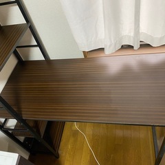 棚付き机の画像