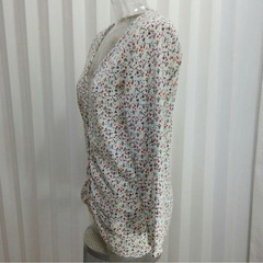 【ZARA】レディース カーディガン 花柄 春服 Mサイズ⭐︎の画像