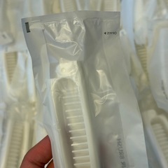 新品未使用★ホテルアメニティ　折りたたみヘアブラシ85個の画像