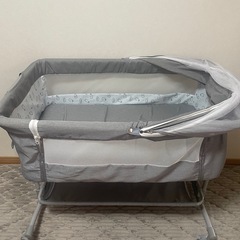 ベビーベッドの画像