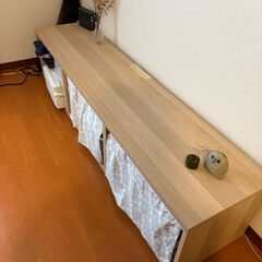 【4月中】IKEA/テレビボード（テレビ台）/幅：約180cm 奥行：約40cm 高さ：約39cm/枚方市の画像
