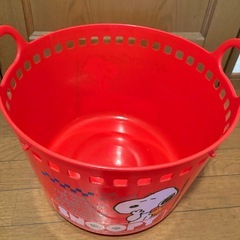 スヌーピーの収納籠の画像