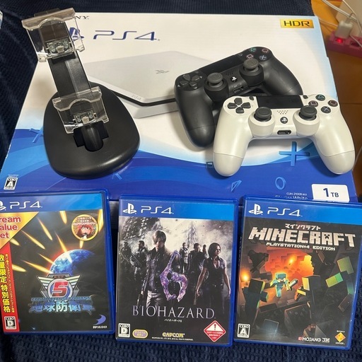 ☆PlayStation 4 （PS4）本体 CUH-2100B 1TB コントローラー2個 ソフト3本付特別セット☆