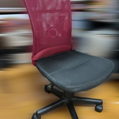 デスクとチェアの画像