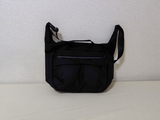 ●新品●　ANINSANE　アンインセイン　ショルダーバッグ　B06　黒色