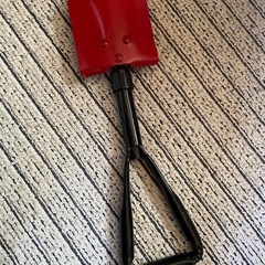 折りたたみスコップ
の画像
