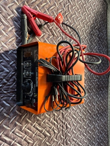 バッテリー充電器です