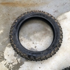 FTR223  リアサス　タイヤ付きの画像