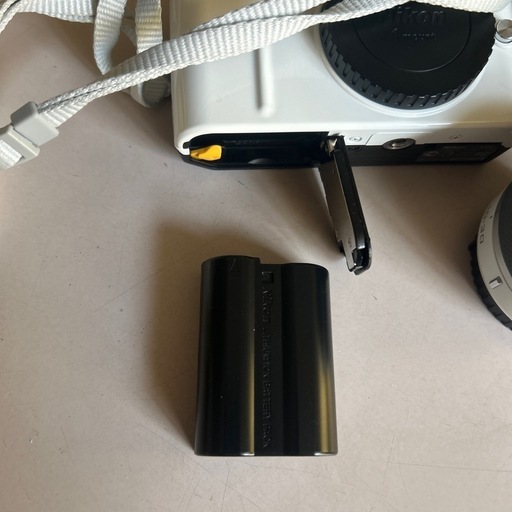 Nikon1 V1 ホワイト