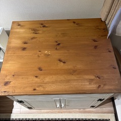 パソコンデスクの画像