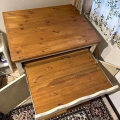 パソコンデスクの画像