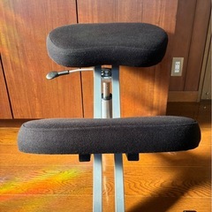 姿勢が良くなる椅子　プロポーションチェア　姿勢サポート　バランスチェアの画像