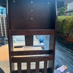 白いテーブル4人がけの画像