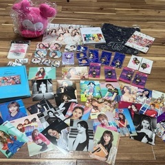 TWICE グッズまとめ売りの画像
