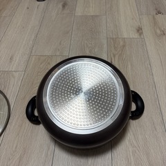 鍋　深型　ブラウン　強化ガラス蓋の画像