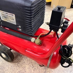 【ジャンク】 555 エアーコンプレッサー エア工具 エア作業 【11140074】の画像