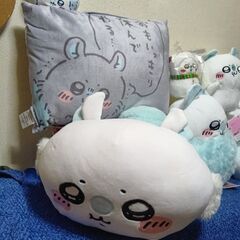 ちいかわモモンガ、特大寝そべり、ミニぬいぐるみ付クッション、エニマイくじぬいぐるみなど6点セットの画像