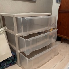 まだまだ使える3段収納棚の画像