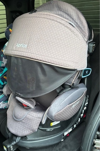 Apricaフラディア グロウ ISOFIX 360°セーフティー プレミアム シルバーパール