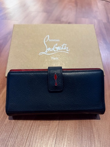 Christian Louboutin Paloma Wallet ブラック