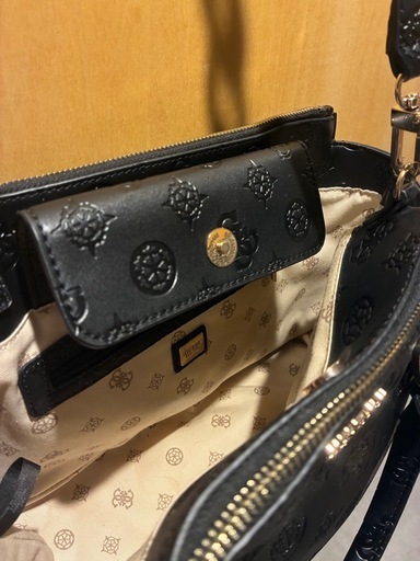 GUESS バッグ