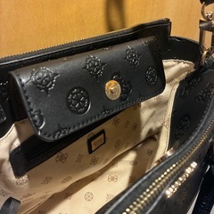 GUESS バッグの画像