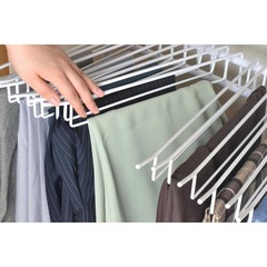 ズボンラックの画像